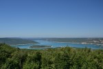 Jazero svätého kríža (Lac de Saint Croix), pohľad z Aiguines 1